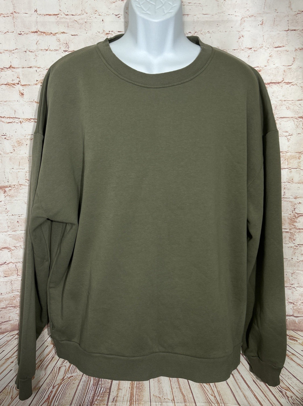 Men's nuuds Crewneck Sweatshirt Sz Large Olive Green Oversized Cozy Fleece Knit